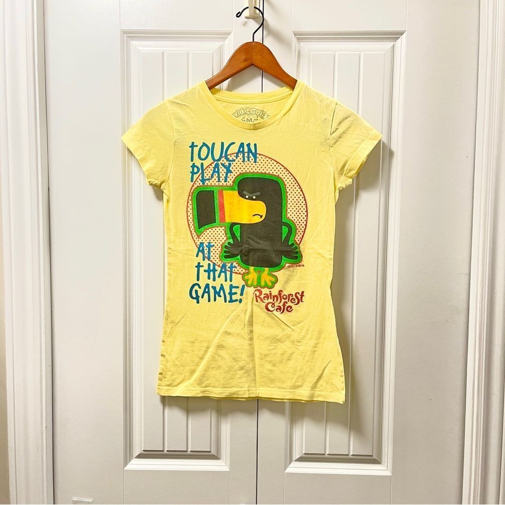 David & Goliath  Rainforest Cafe Toucan Graphic Tee Yellow - M